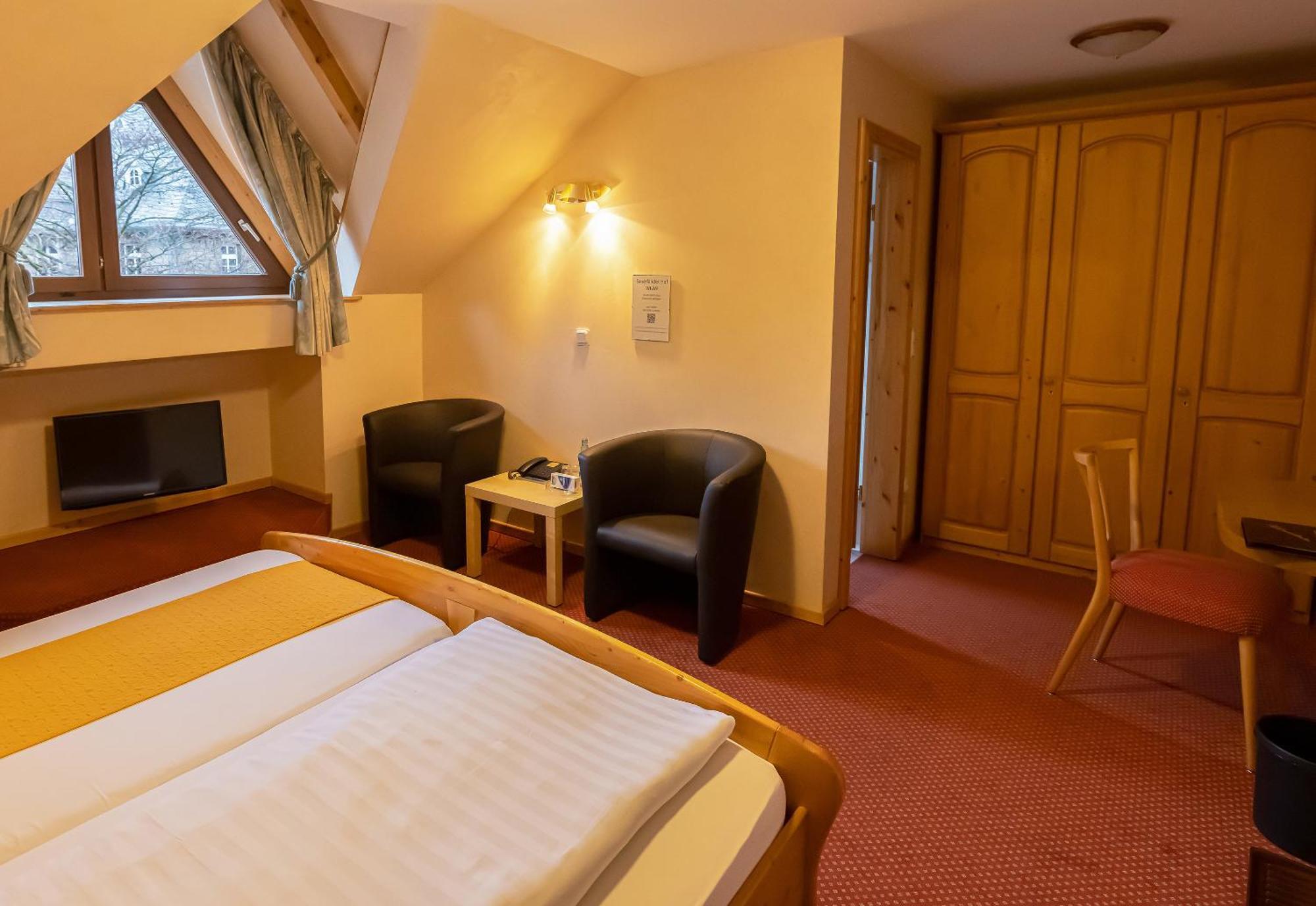 Hotel Sauerlaender Hof วิลลิงเงิน ภายนอก รูปภาพ