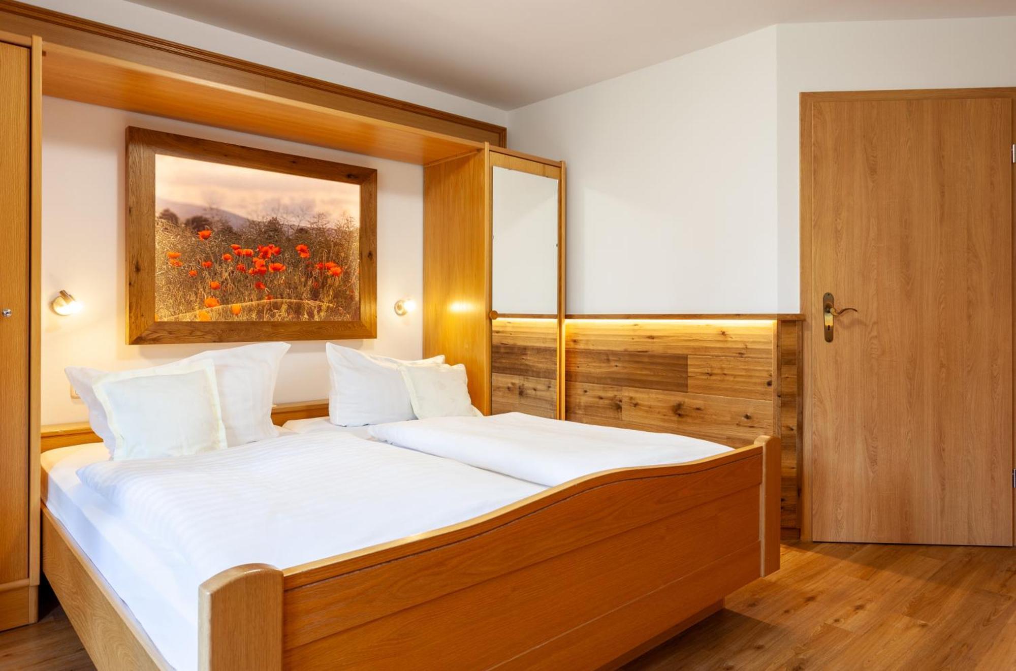 Hotel Sauerlaender Hof วิลลิงเงิน ภายนอก รูปภาพ